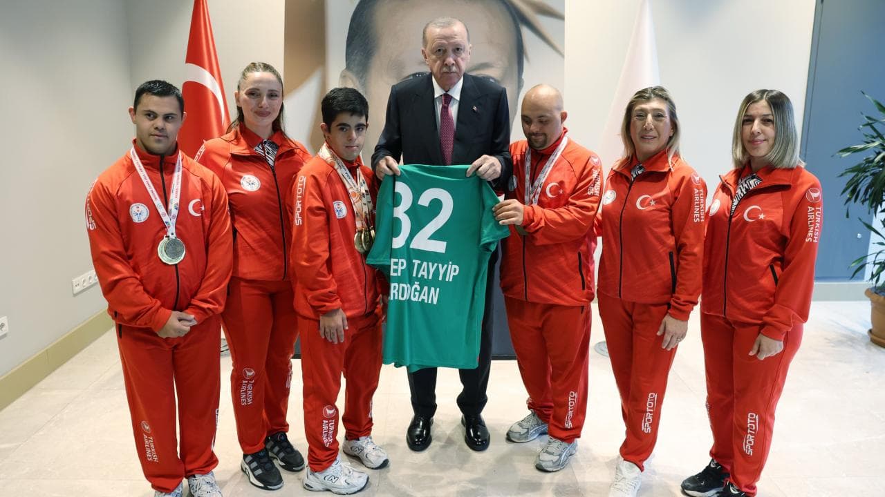 Cumhurbaşkanı Erdoğan, Özel Sporcular Federasyonu Heyetini Kabul Etti