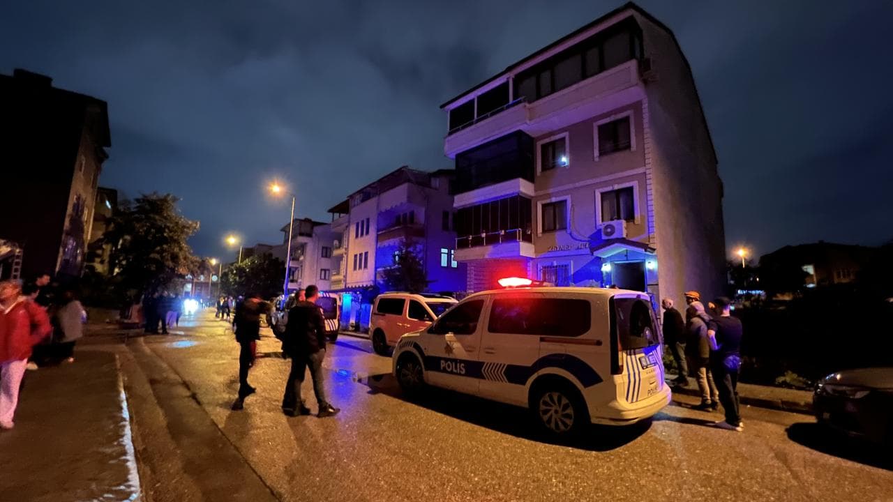 İzmit'te toprak kayması paniği: İki bina tahliye edildi